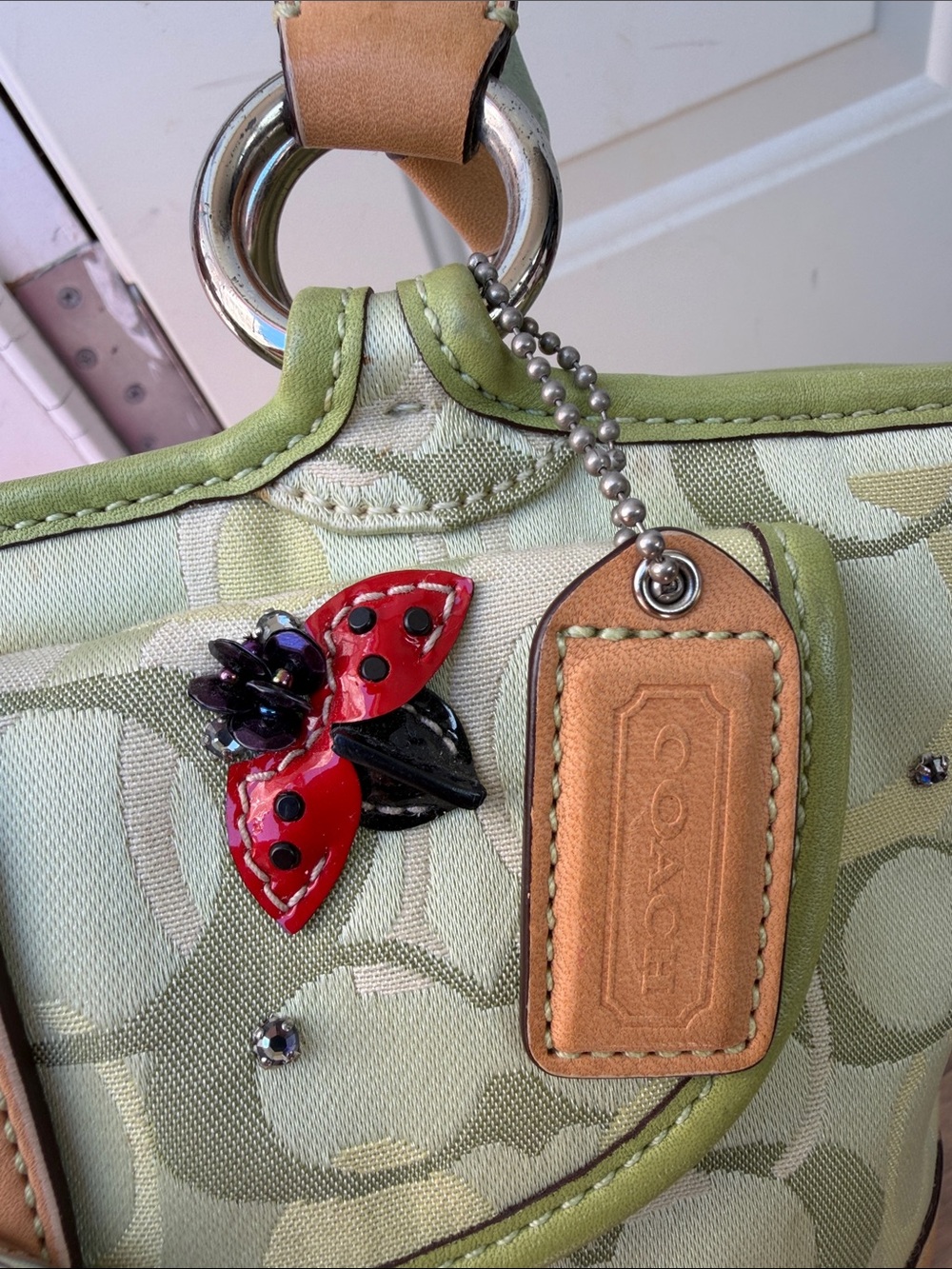 RARE 2004 Coach 5621 Soho Signature Optic Ladybug Tote Green Y2K🐞💚 - Picture 6 of 17